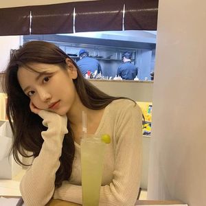 嫩奶头被老头吸得又红又肿视频
